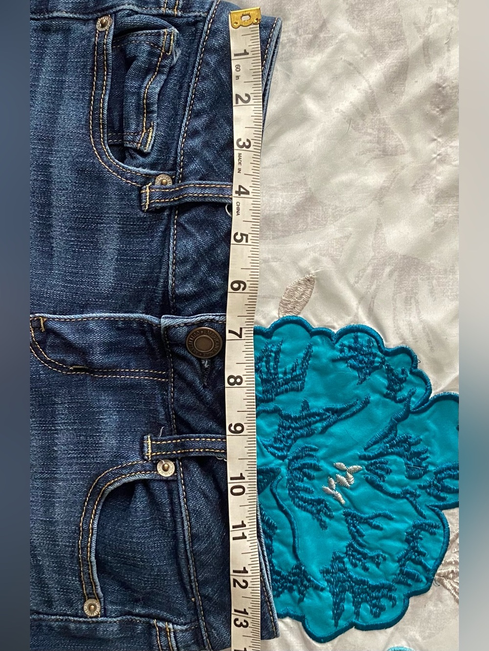 American Eagle Y2K Low Rise Dark Wash Jean Size 4 - Picture 3 of 5